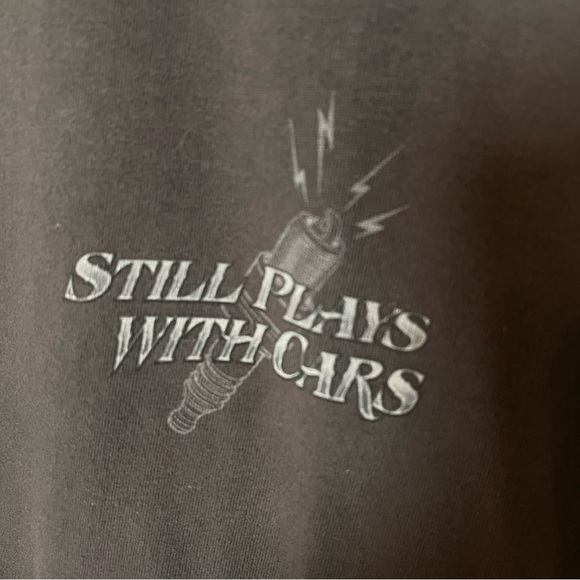 “Still Plays With Cars” T-Shirt Mens XL Chevrolet GM Chevy Gray Short Sleeve Tee - Picture 4 of 6